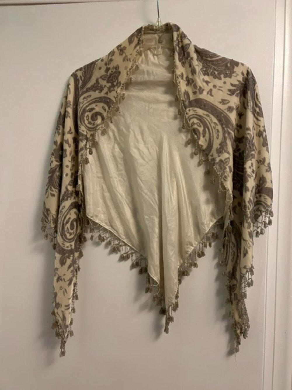 2 pashminas/shawls: Black beaded lace & Silver/Cream beaded velvet - Picture 2 of 10